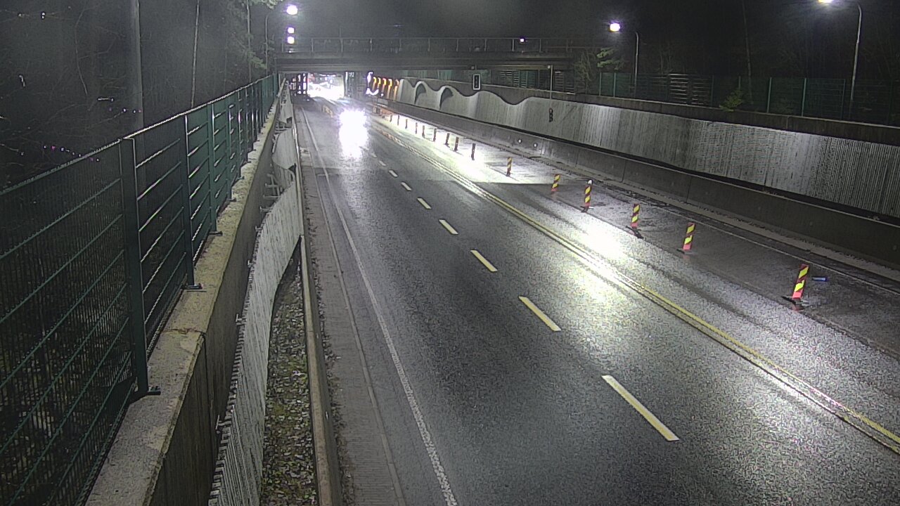 Weather Camera Image Road 102 Espoo Hiidenkallion tunneli, suuaukko north., Espoo, Uusimaa