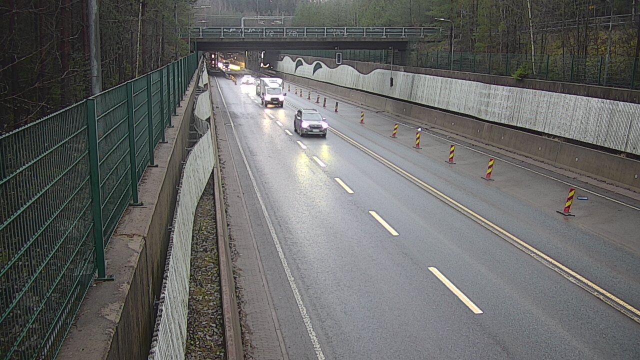 Weather Camera Image Väg 102 Esbo Hiidenkallio tunnel, suuaukko nord., Espoo, Uusimaa