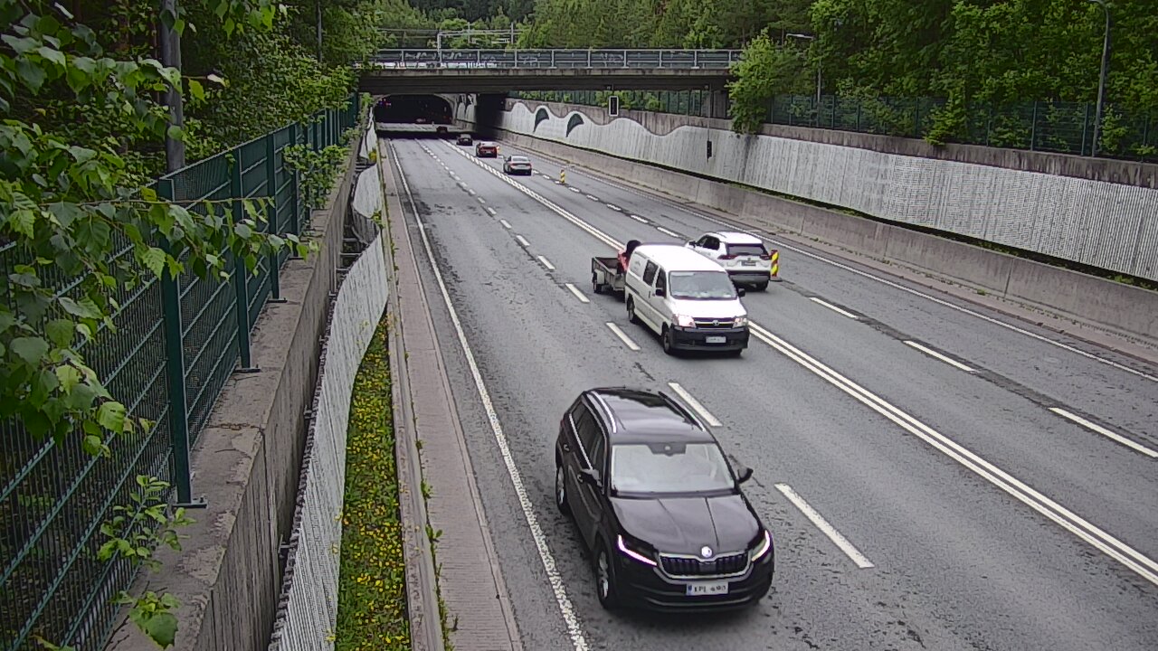 Weather Camera Image Väg 102 Esbo Hiidenkallio tunnel, suuaukko nord., Espoo, Uusimaa