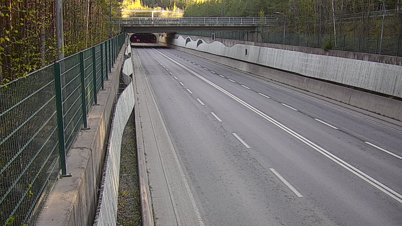 Kelikamerat Kuva Tie 102 Espoo Hiidenkallion tunneli, suuaukko pohj., Espoo, Uusimaa
