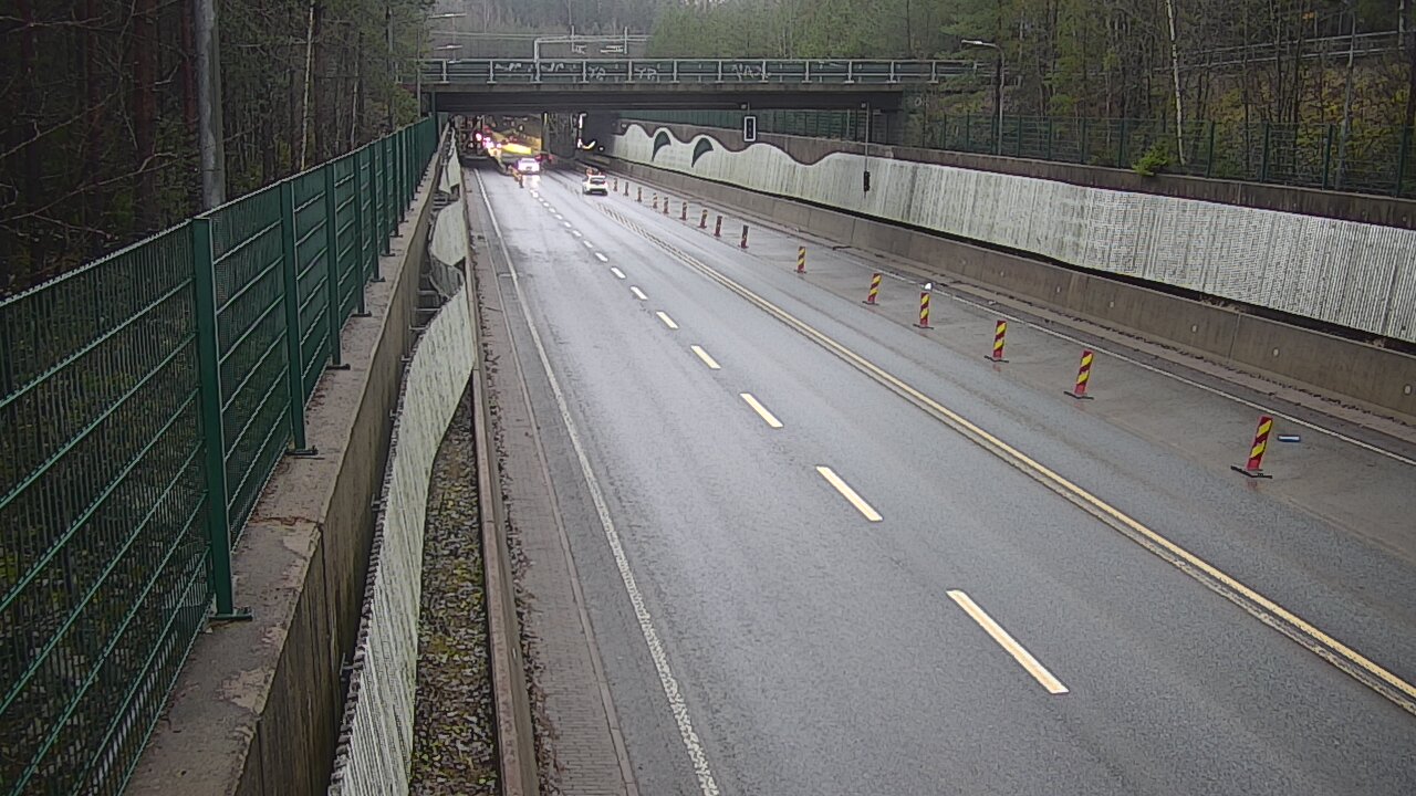 Weather Camera Image Väg 102 Esbo Hiidenkallio tunnel, suuaukko nord., Espoo, Uusimaa