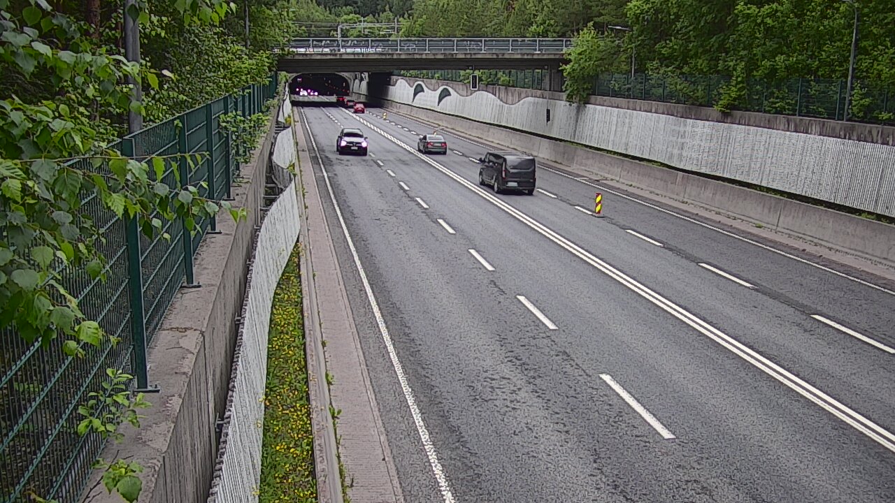 Weather Camera Image Väg 102 Esbo Hiidenkallio tunnel, suuaukko nord., Espoo, Uusimaa