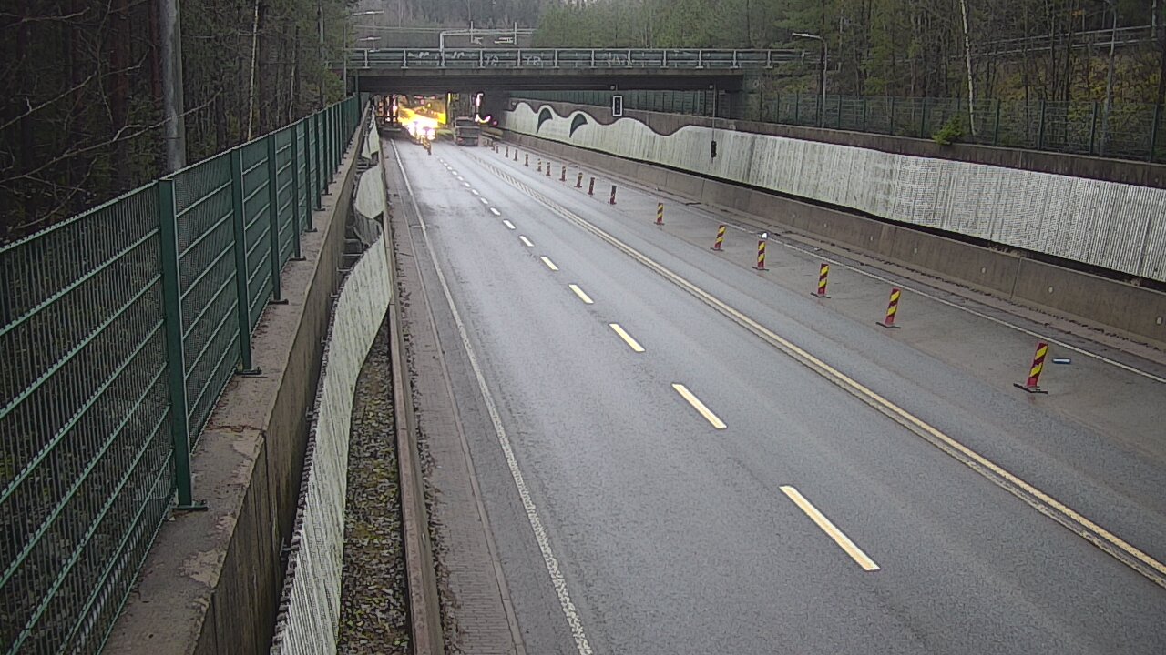 Weather Camera Image Väg 102 Esbo Hiidenkallio tunnel, suuaukko nord., Espoo, Uusimaa