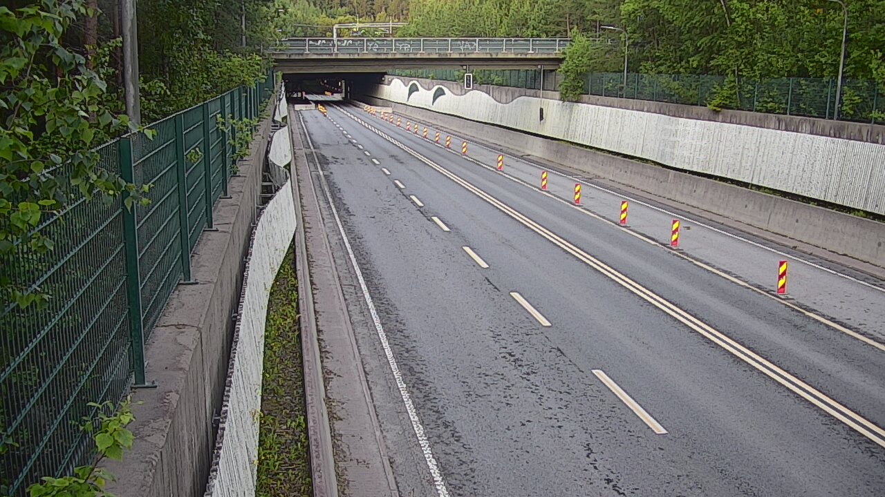 Weather Camera Image Väg 102 Esbo Hiidenkallio tunnel, suuaukko nord., Espoo, Uusimaa