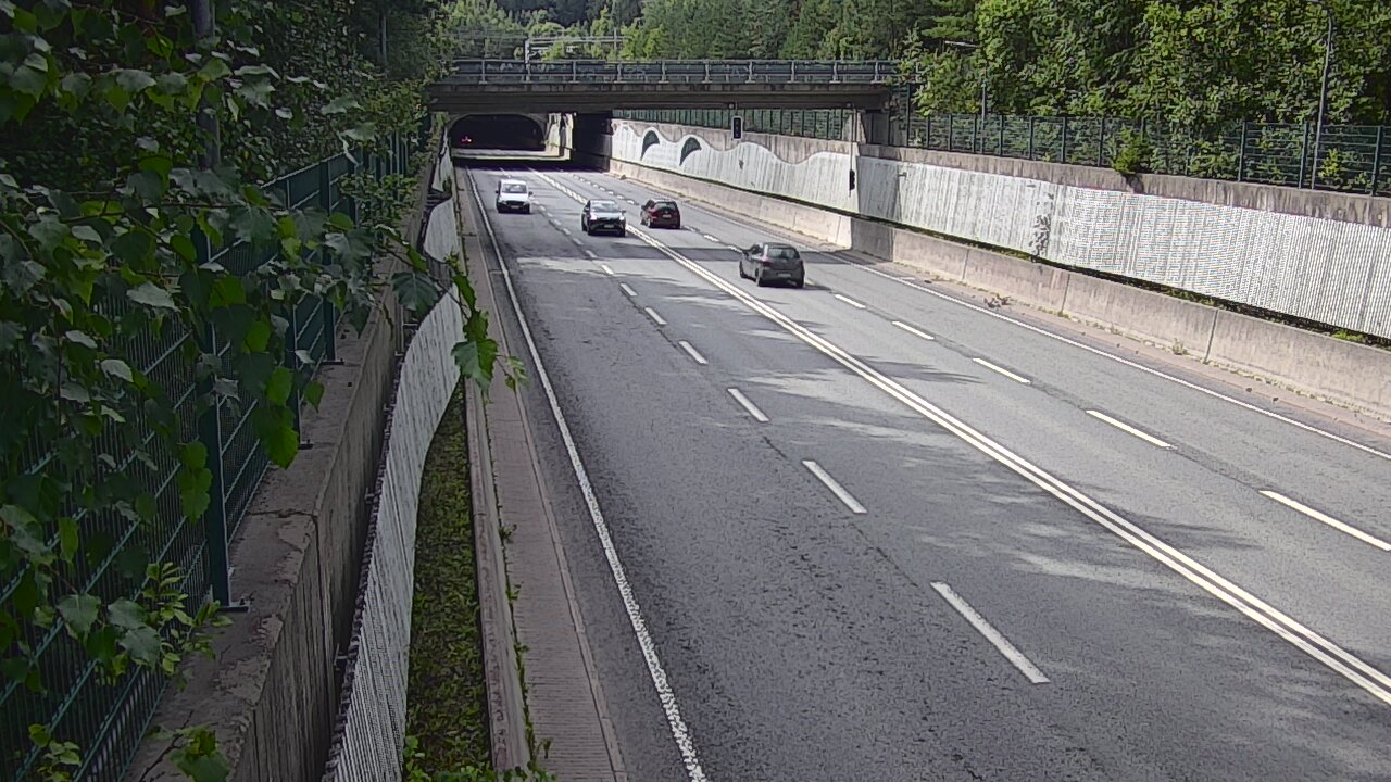 Weather Camera Image Road 102 Espoo Hiidenkallion tunneli, suuaukko north., Espoo, Uusimaa