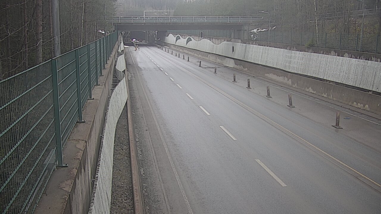 Weather Camera Image Väg 102 Esbo Hiidenkallio tunnel, suuaukko nord., Espoo, Uusimaa