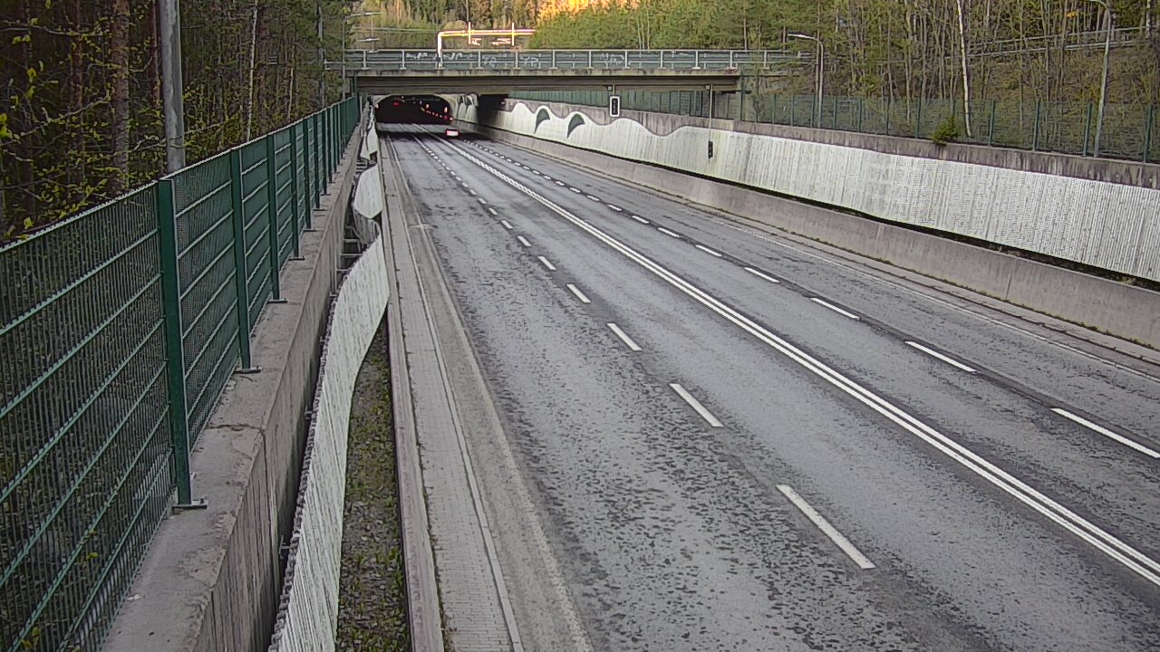 Kelikamerat Kuva Tie 102 Espoo Hiidenkallion tunneli, suuaukko pohj., Espoo, Uusimaa