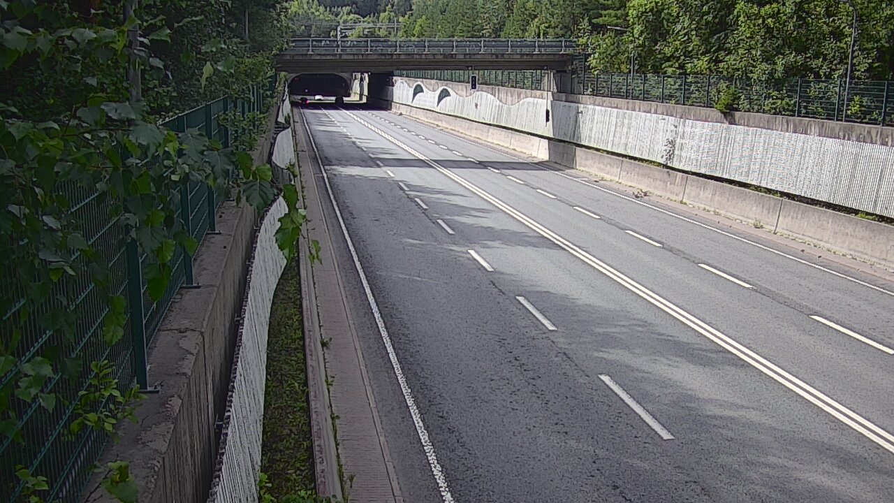 Weather Camera Image Road 102 Espoo Hiidenkallion tunneli, suuaukko north., Espoo, Uusimaa