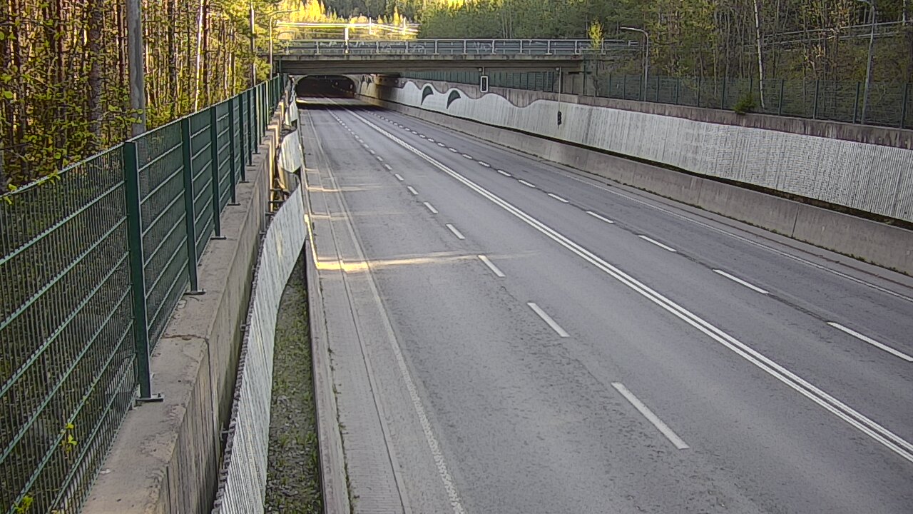 Kelikamerat Kuva Tie 102 Espoo Hiidenkallion tunneli, suuaukko pohj., Espoo, Uusimaa