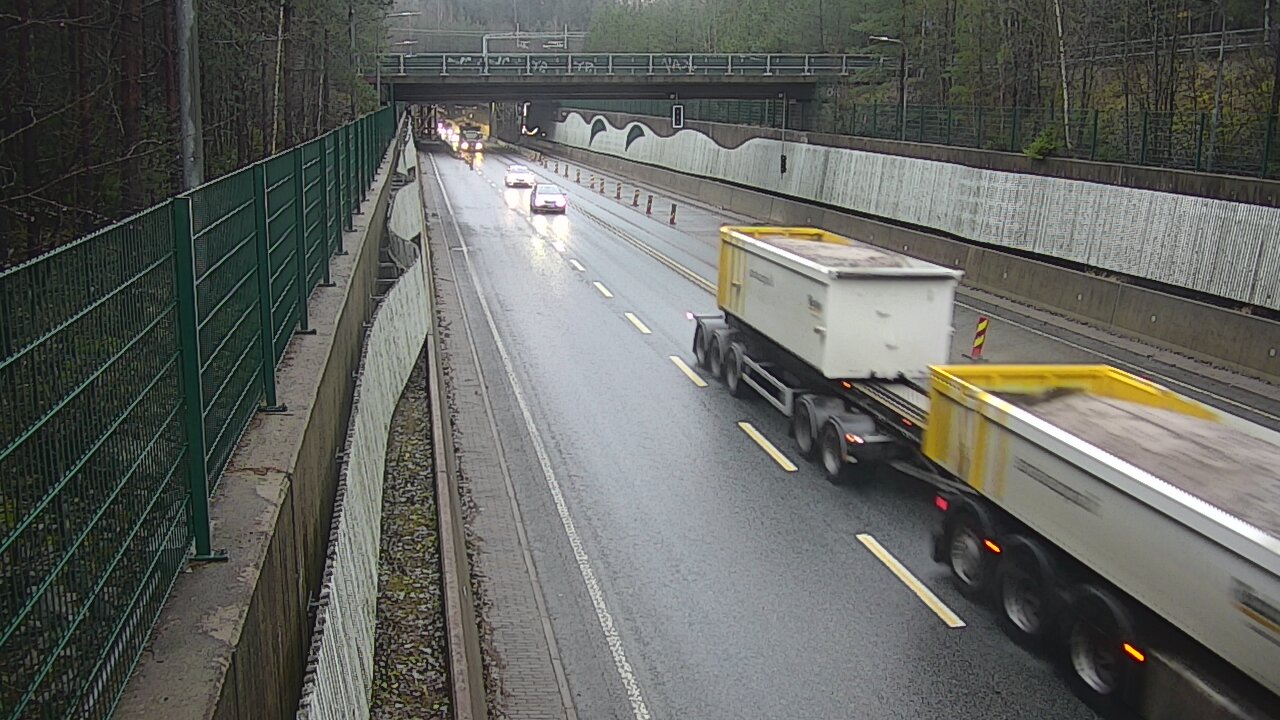 Weather Camera Image Väg 102 Esbo Hiidenkallio tunnel, suuaukko nord., Espoo, Uusimaa