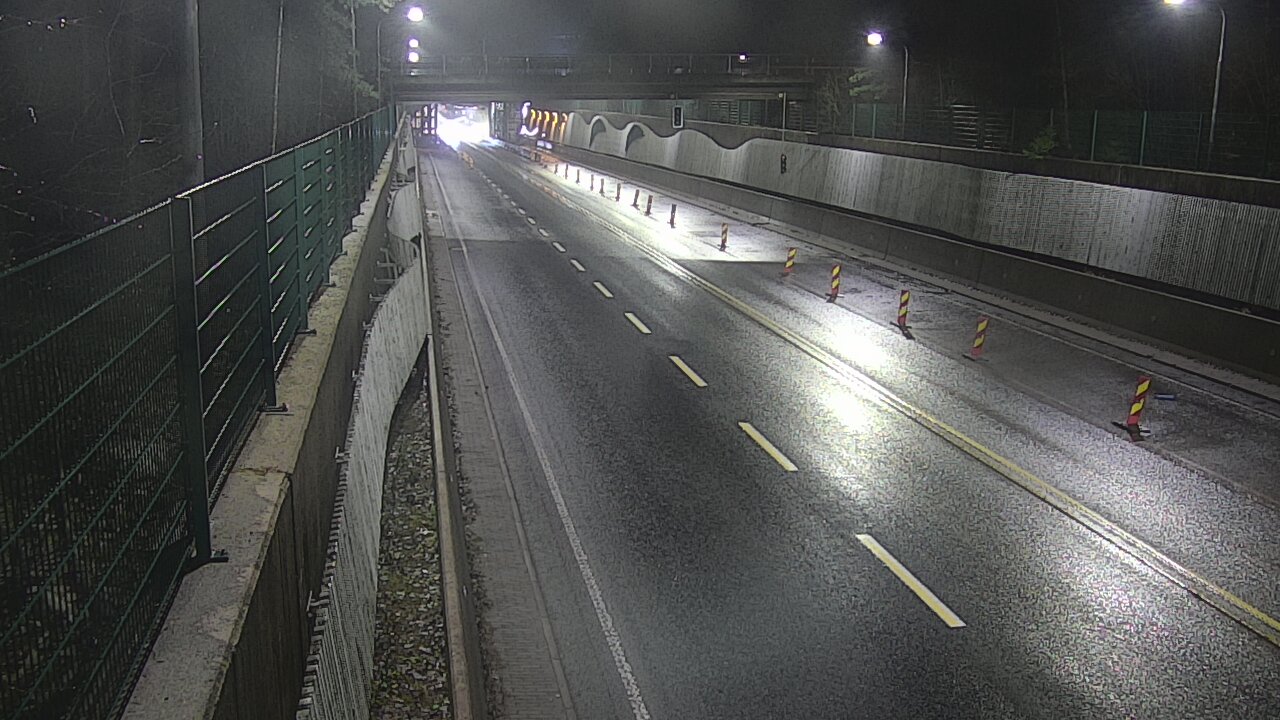 Weather Camera Image Road 102 Espoo Hiidenkallion tunneli, suuaukko north., Espoo, Uusimaa