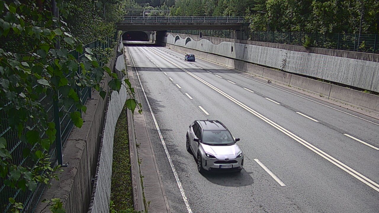 Weather Camera Image Road 102 Espoo Hiidenkallion tunneli, suuaukko north., Espoo, Uusimaa