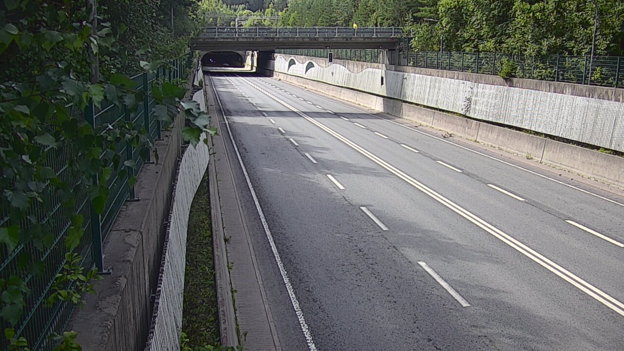 Weather Camera Image Road 102 Espoo Hiidenkallion tunneli, suuaukko north., Espoo, Uusimaa
