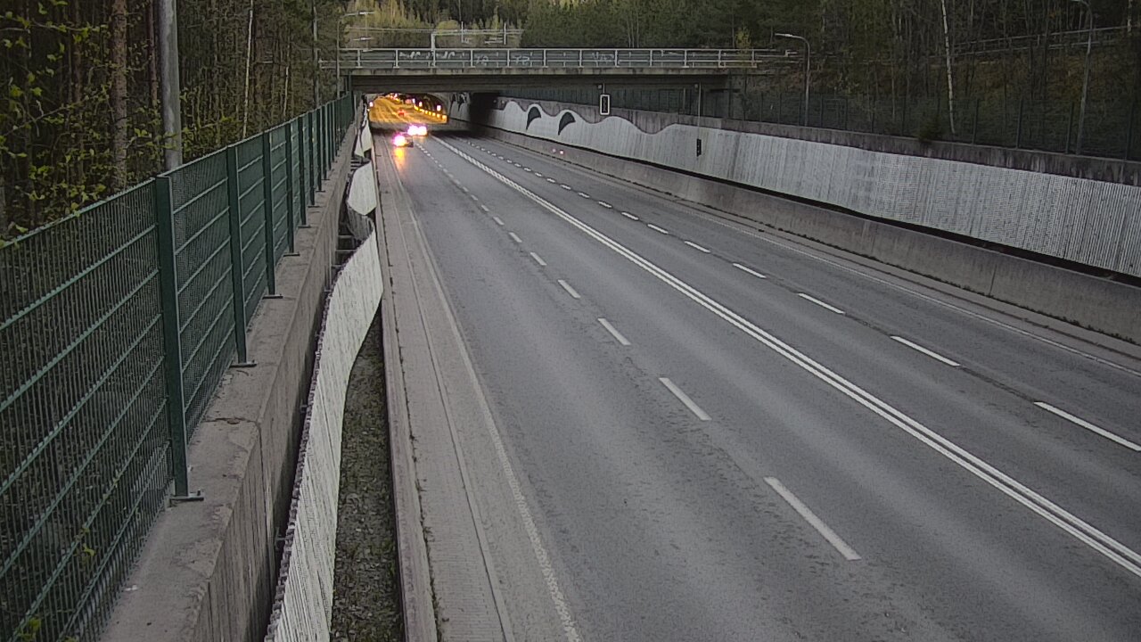 Kelikamerat Kuva Tie 102 Espoo Hiidenkallion tunneli, suuaukko pohj., Espoo, Uusimaa