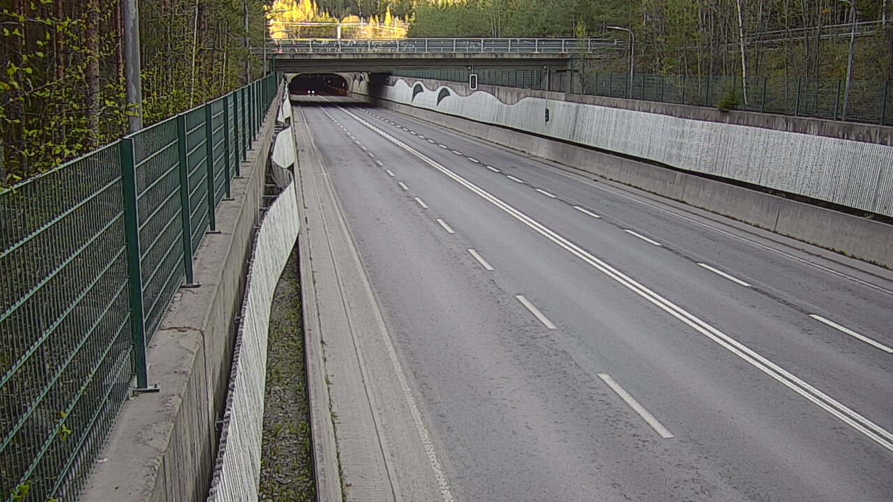 Kelikamerat Kuva Tie 102 Espoo Hiidenkallion tunneli, suuaukko pohj., Espoo, Uusimaa
