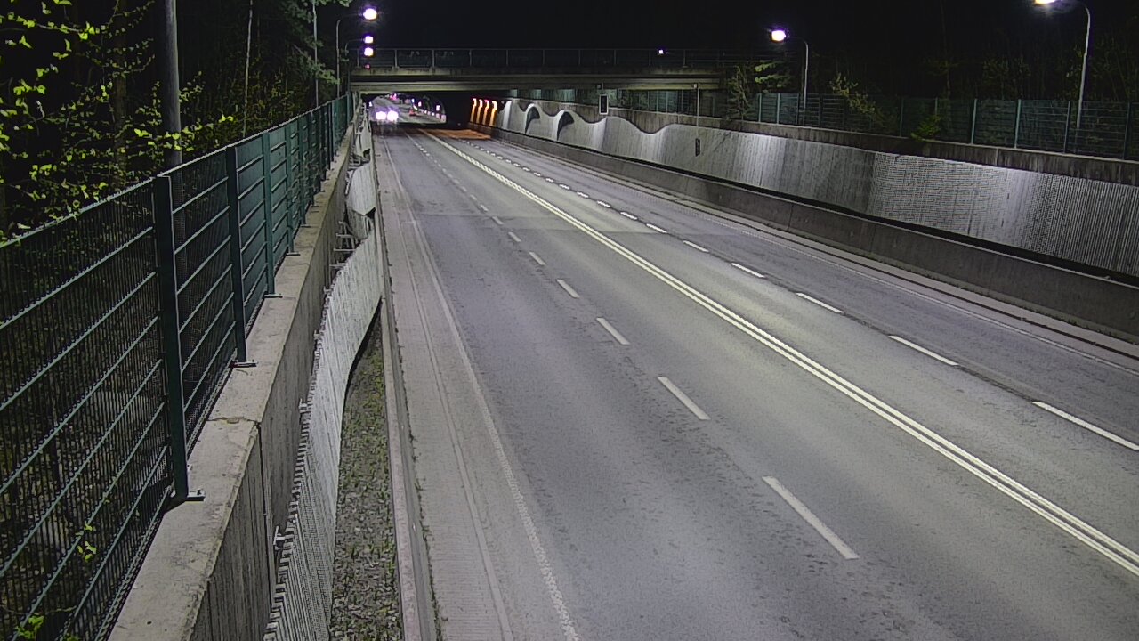 Weather Camera Image Väg 102 Esbo Hiidenkallio tunnel, suuaukko nord., Espoo, Uusimaa