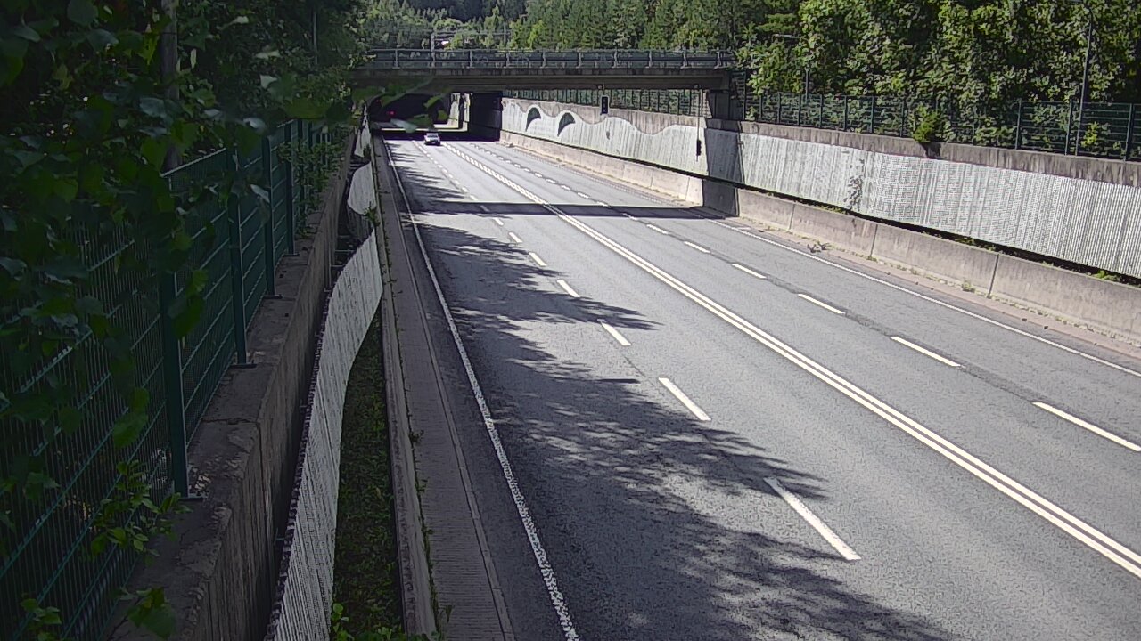 Weather Camera Image Road 102 Espoo Hiidenkallion tunneli, suuaukko north., Espoo, Uusimaa