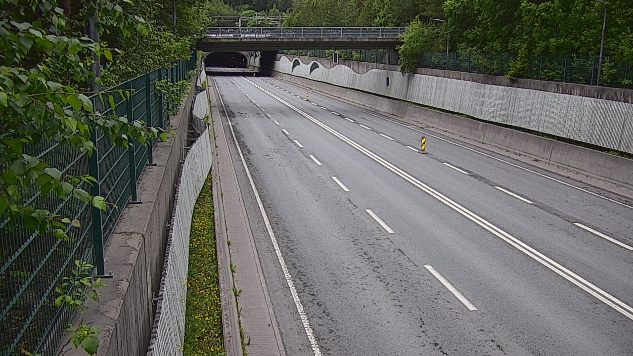 Weather Camera Image Road 102 Espoo Hiidenkallion tunneli, suuaukko north., Espoo, Uusimaa