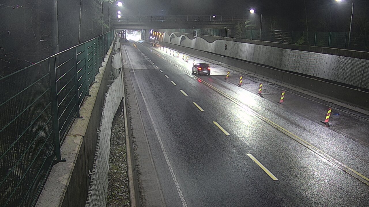 Weather Camera Image Road 102 Espoo Hiidenkallion tunneli, suuaukko north., Espoo, Uusimaa