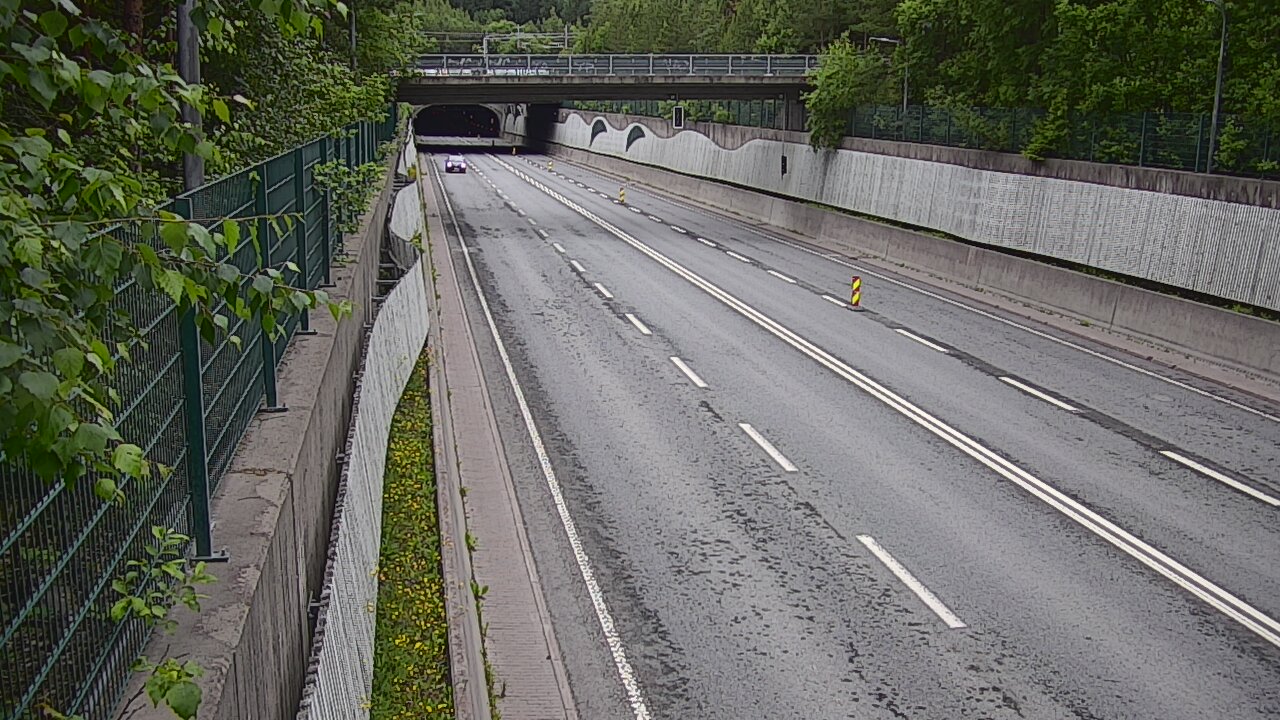 Weather Camera Image Väg 102 Esbo Hiidenkallio tunnel, suuaukko nord., Espoo, Uusimaa