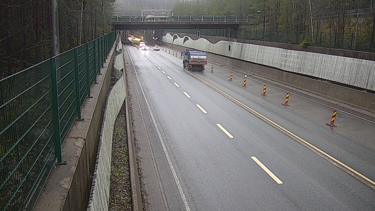 Weather Camera Image Väg 102 Esbo Hiidenkallio tunnel, suuaukko nord., Espoo, Uusimaa