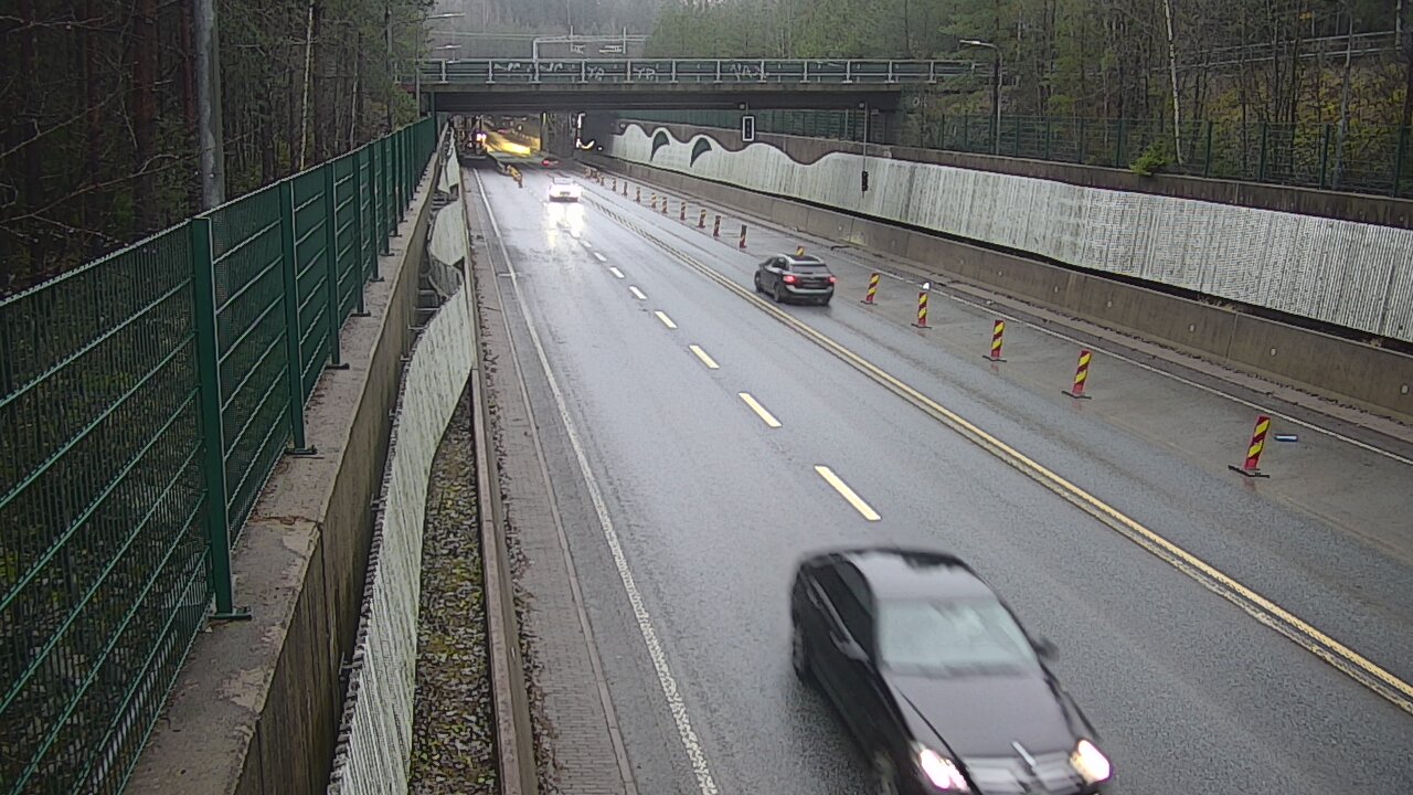 Weather Camera Image Väg 102 Esbo Hiidenkallio tunnel, suuaukko nord., Espoo, Uusimaa