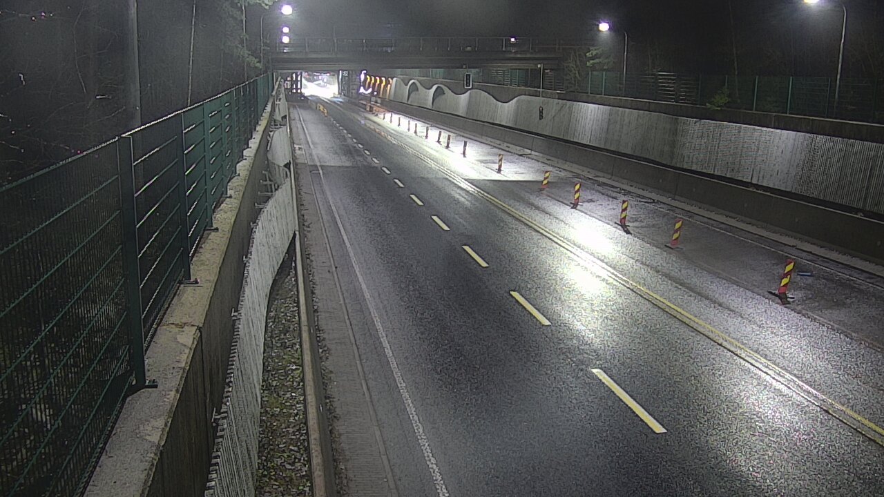 Weather Camera Image Road 102 Espoo Hiidenkallion tunneli, suuaukko north., Espoo, Uusimaa