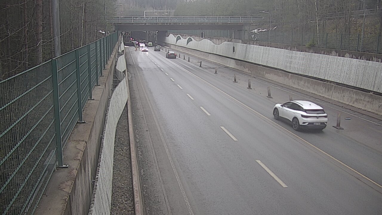Weather Camera Image Väg 102 Esbo Hiidenkallio tunnel, suuaukko nord., Espoo, Uusimaa