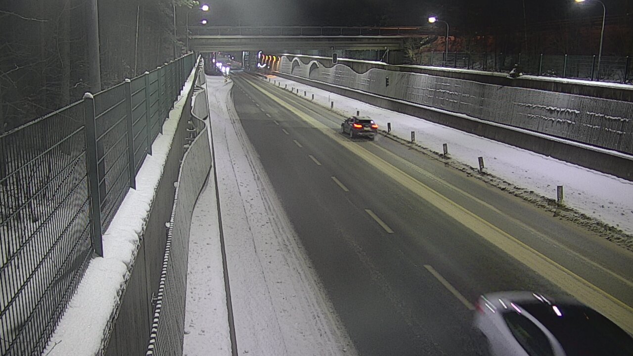 Weather Camera Image Väg 102 Esbo Hiidenkallio tunnel, suuaukko nord., Espoo, Uusimaa