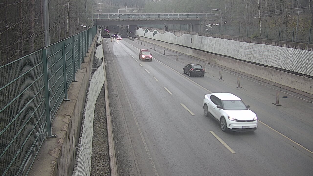 Weather Camera Image Väg 102 Esbo Hiidenkallio tunnel, suuaukko nord., Espoo, Uusimaa