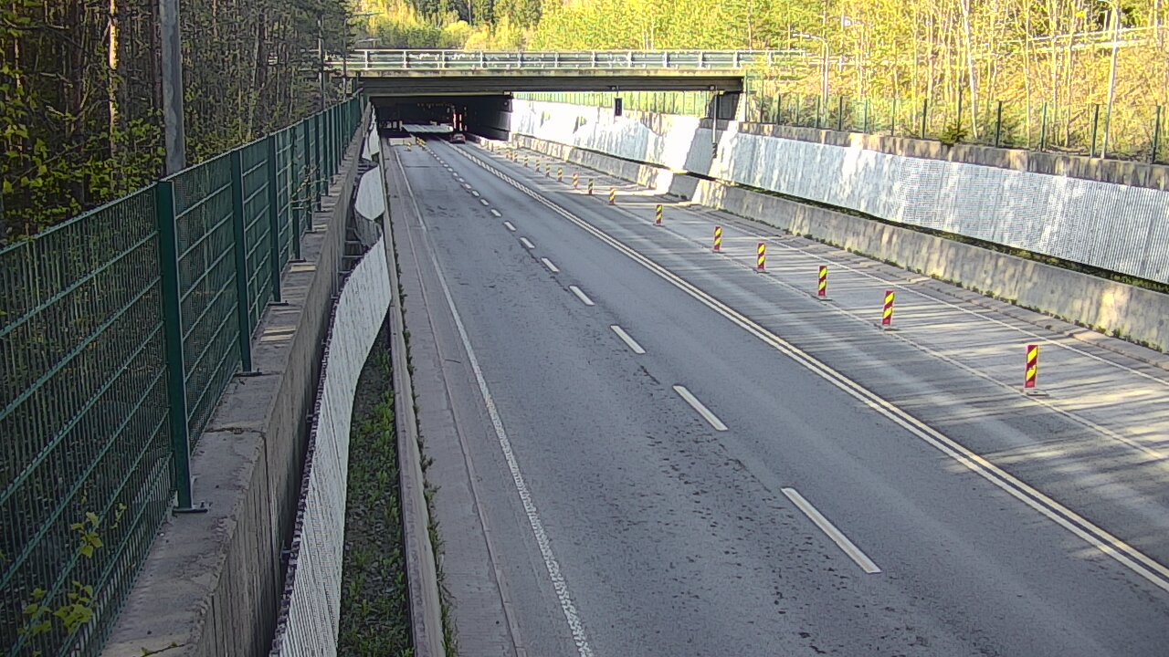 Weather Camera Image Road 102 Espoo Hiidenkallion tunneli, suuaukko north., Espoo, Uusimaa