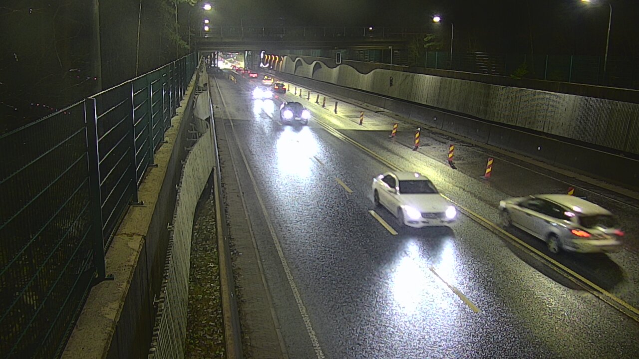 Weather Camera Image Road 102 Espoo Hiidenkallion tunneli, suuaukko north., Espoo, Uusimaa