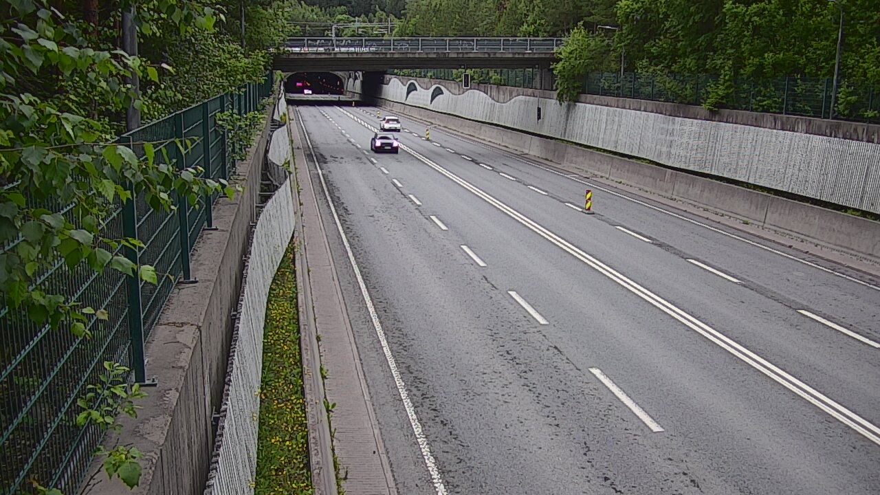 Weather Camera Image Road 102 Espoo Hiidenkallion tunneli, suuaukko north., Espoo, Uusimaa