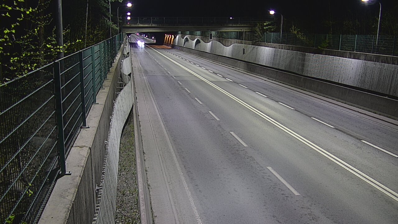 Weather Camera Image Väg 102 Esbo Hiidenkallio tunnel, suuaukko nord., Espoo, Uusimaa