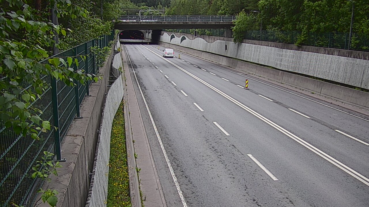 Weather Camera Image Väg 102 Esbo Hiidenkallio tunnel, suuaukko nord., Espoo, Uusimaa