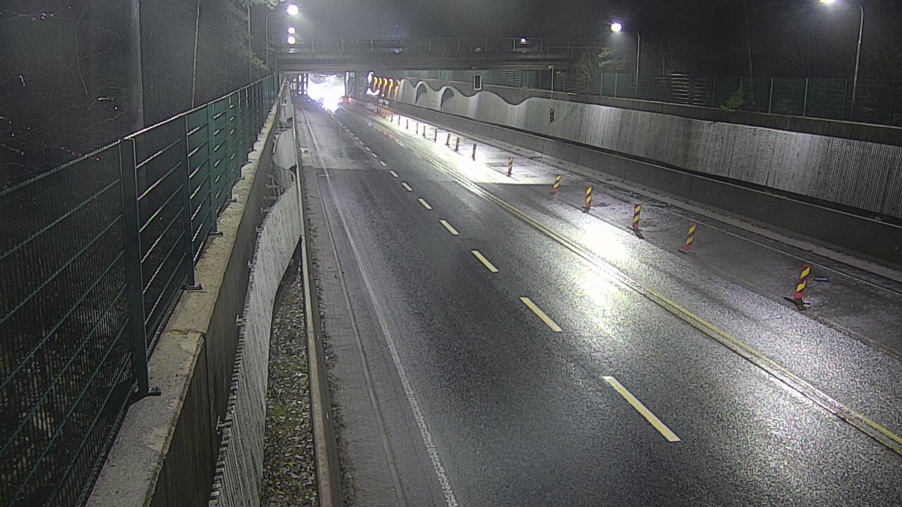 Weather Camera Image Road 102 Espoo Hiidenkallion tunneli, suuaukko north., Espoo, Uusimaa
