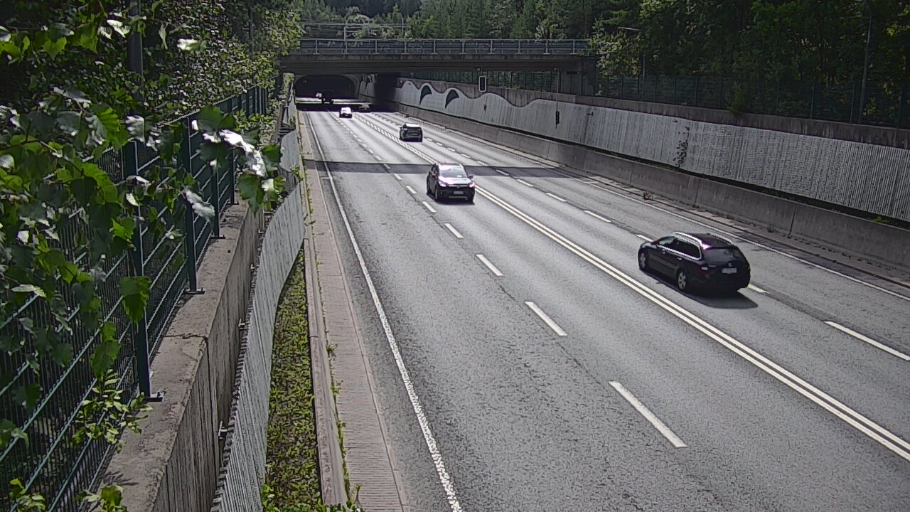 Weather Camera Image Väg 102 Esbo Hiidenkallio tunnel, suuaukko nord., Espoo, Uusimaa
