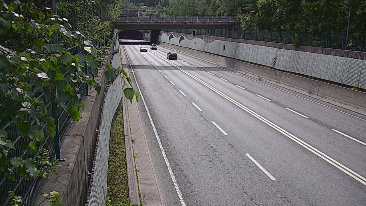 Weather Camera Image Väg 102 Esbo Hiidenkallio tunnel, suuaukko nord., Espoo, Uusimaa