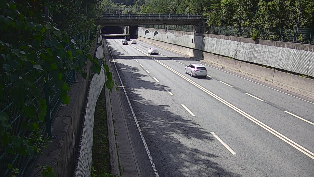 Weather Camera Image Road 102 Espoo Hiidenkallion tunneli, suuaukko north., Espoo, Uusimaa