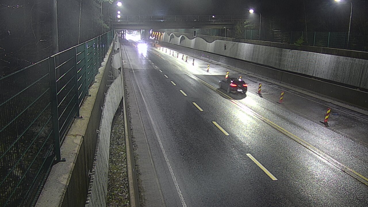 Weather Camera Image Road 102 Espoo Hiidenkallion tunneli, suuaukko north., Espoo, Uusimaa