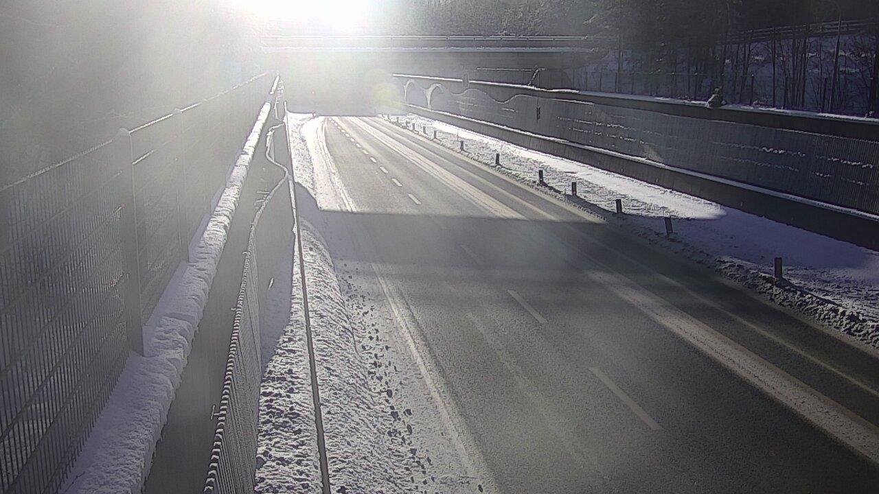 Weather Camera Image Road 102 Espoo Hiidenkallion tunneli, suuaukko north., Espoo, Uusimaa