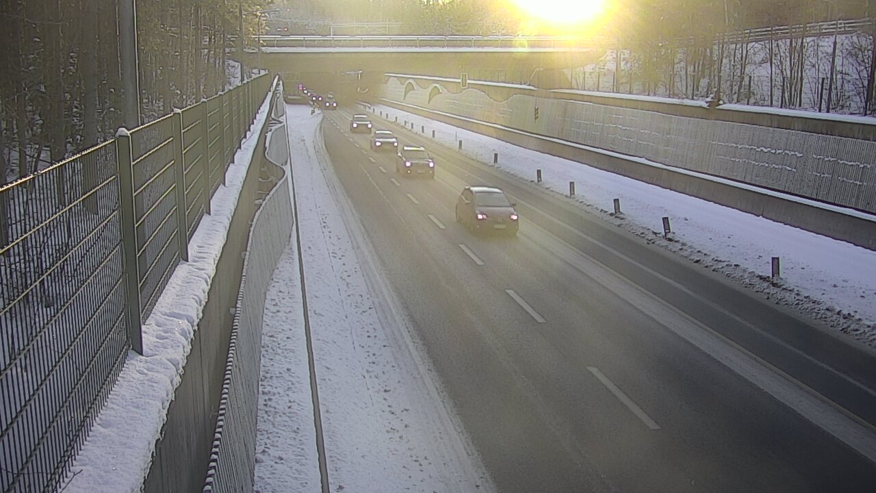 Weather Camera Image Road 102 Espoo Hiidenkallion tunneli, suuaukko north., Espoo, Uusimaa