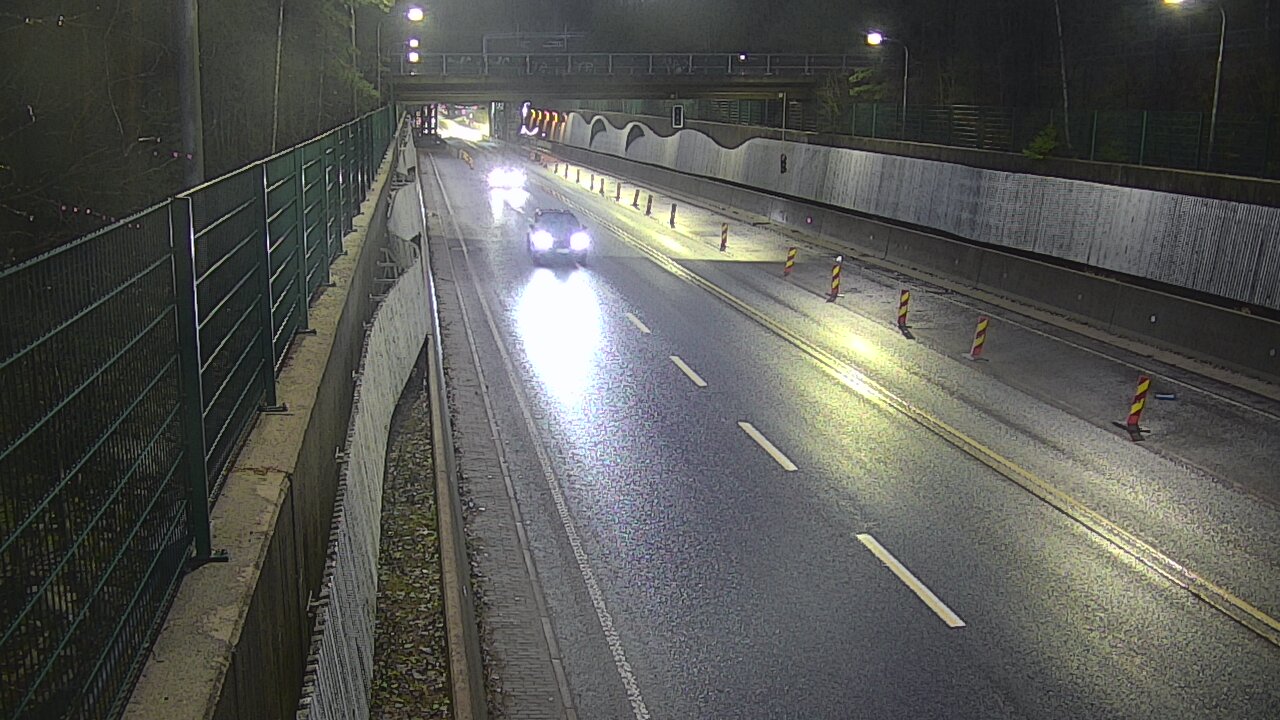 Weather Camera Image Road 102 Espoo Hiidenkallion tunneli, suuaukko north., Espoo, Uusimaa