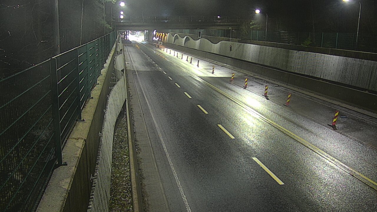 Weather Camera Image Road 102 Espoo Hiidenkallion tunneli, suuaukko north., Espoo, Uusimaa