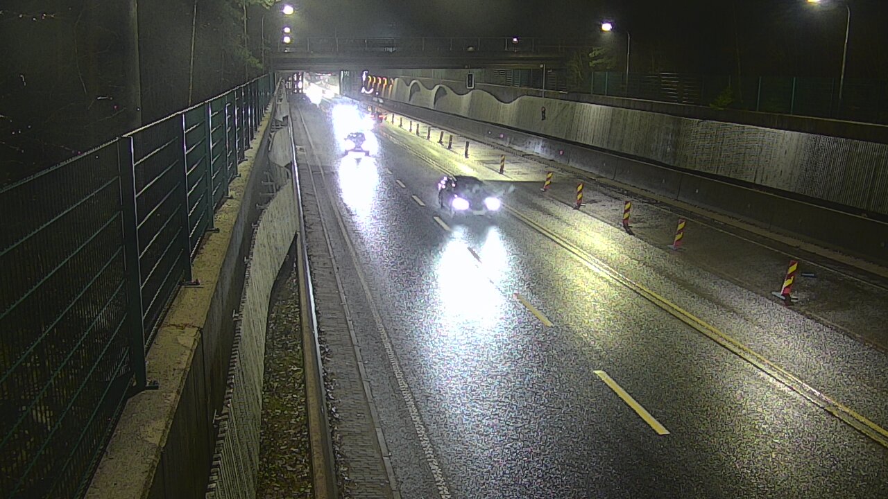 Weather Camera Image Road 102 Espoo Hiidenkallion tunneli, suuaukko north., Espoo, Uusimaa