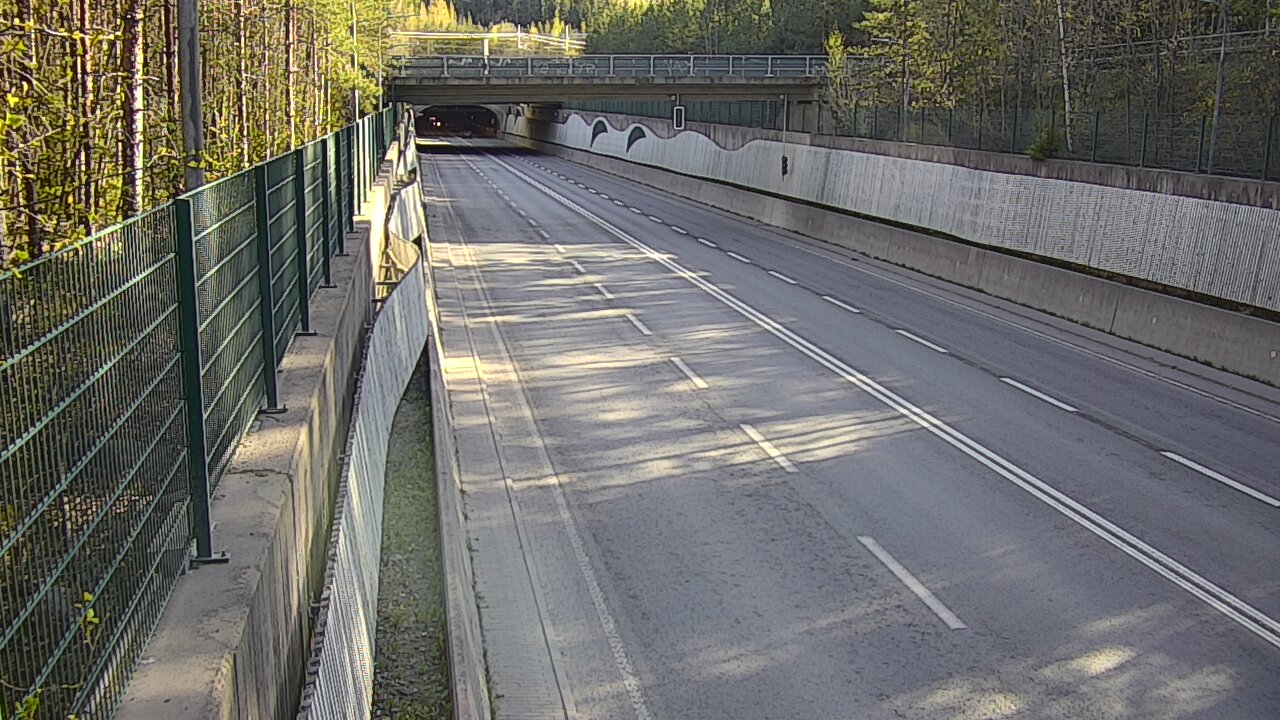 Kelikamerat Kuva Tie 102 Espoo Hiidenkallion tunneli, suuaukko pohj., Espoo, Uusimaa