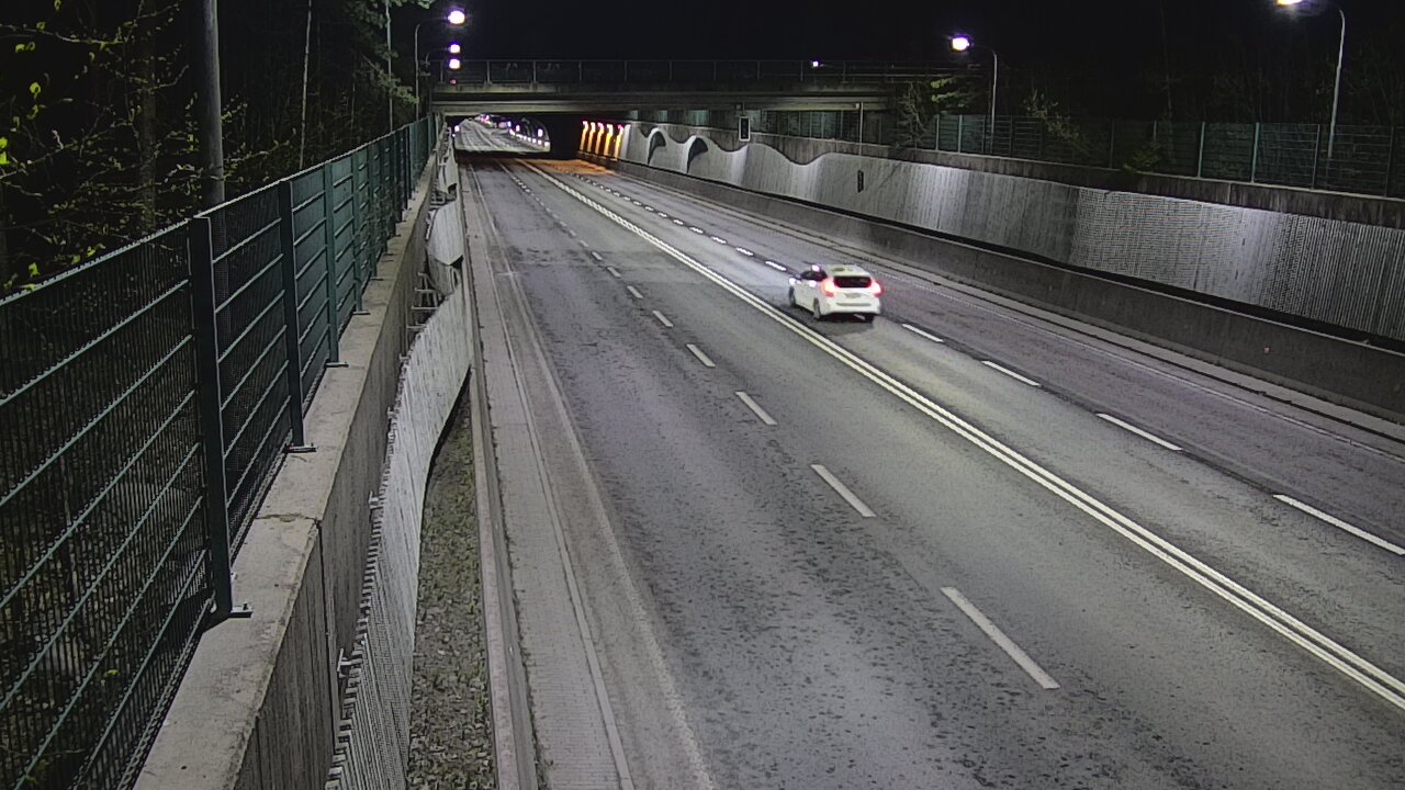 Kelikamerat Kuva Tie 102 Espoo Hiidenkallion tunneli, suuaukko pohj., Espoo, Uusimaa