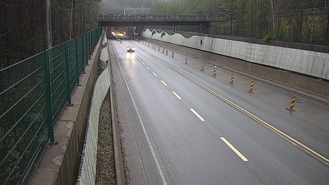 Weather Camera Image Väg 102 Esbo Hiidenkallio tunnel, suuaukko nord., Espoo, Uusimaa