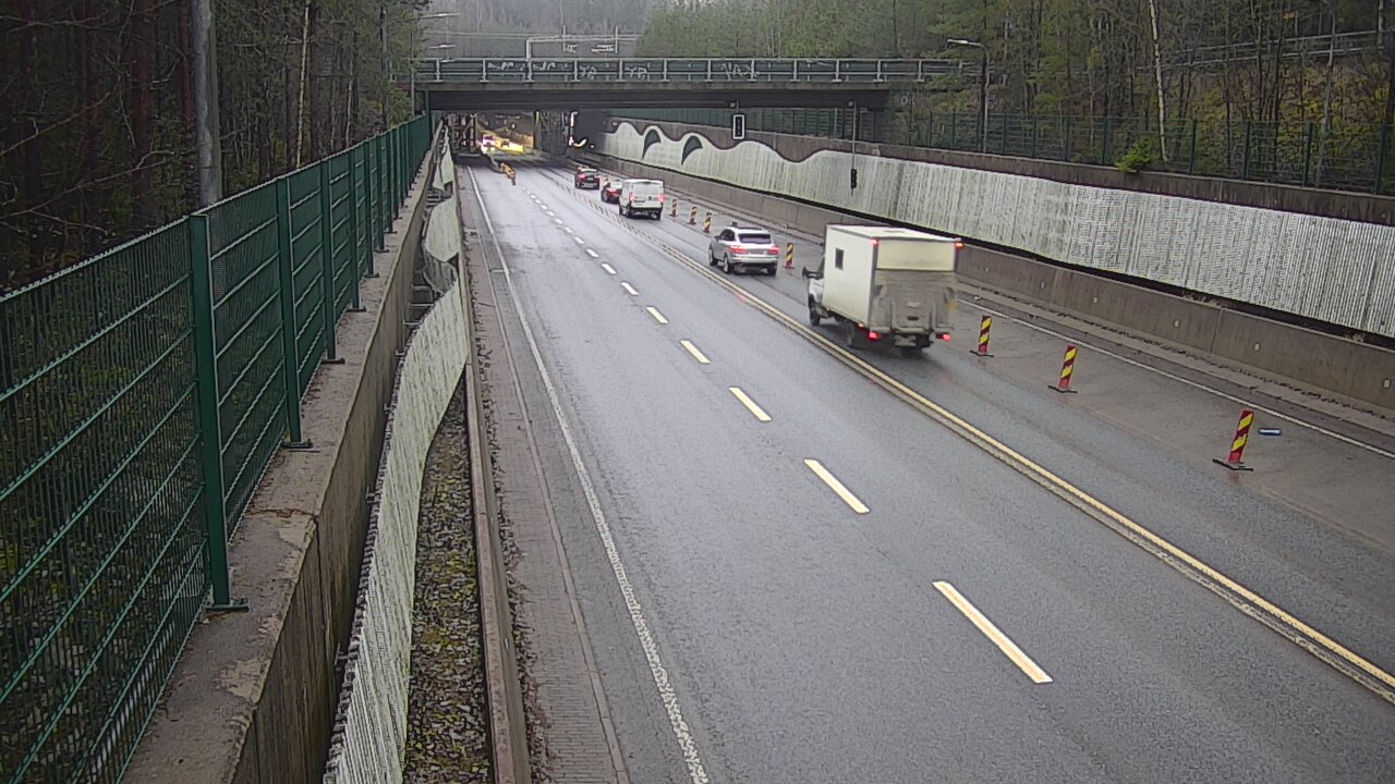 Weather Camera Image Väg 102 Esbo Hiidenkallio tunnel, suuaukko nord., Espoo, Uusimaa
