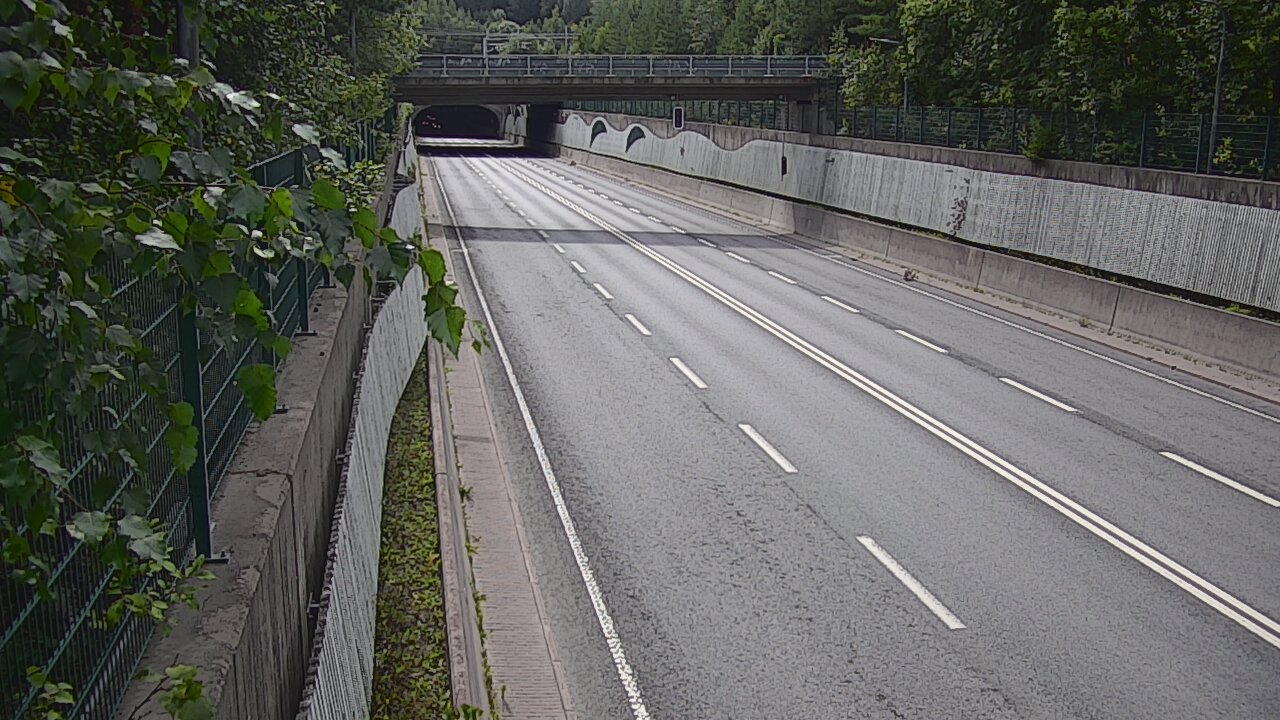 Weather Camera Image Väg 102 Esbo Hiidenkallio tunnel, suuaukko nord., Espoo, Uusimaa